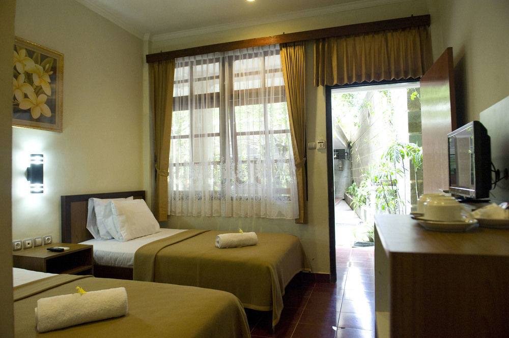 Catur Adi Putra Hotel Denpasar Dış mekan fotoğraf