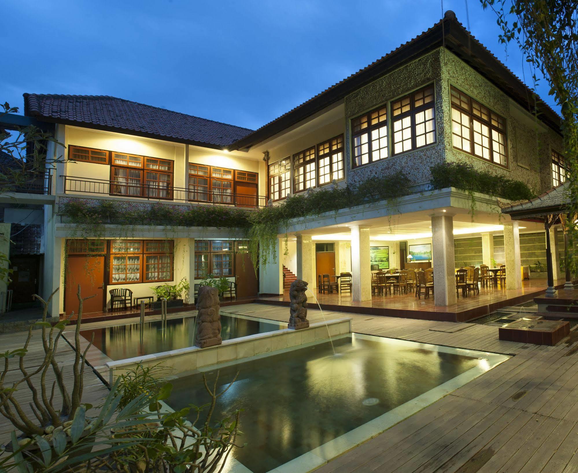 Catur Adi Putra Hotel Denpasar Dış mekan fotoğraf