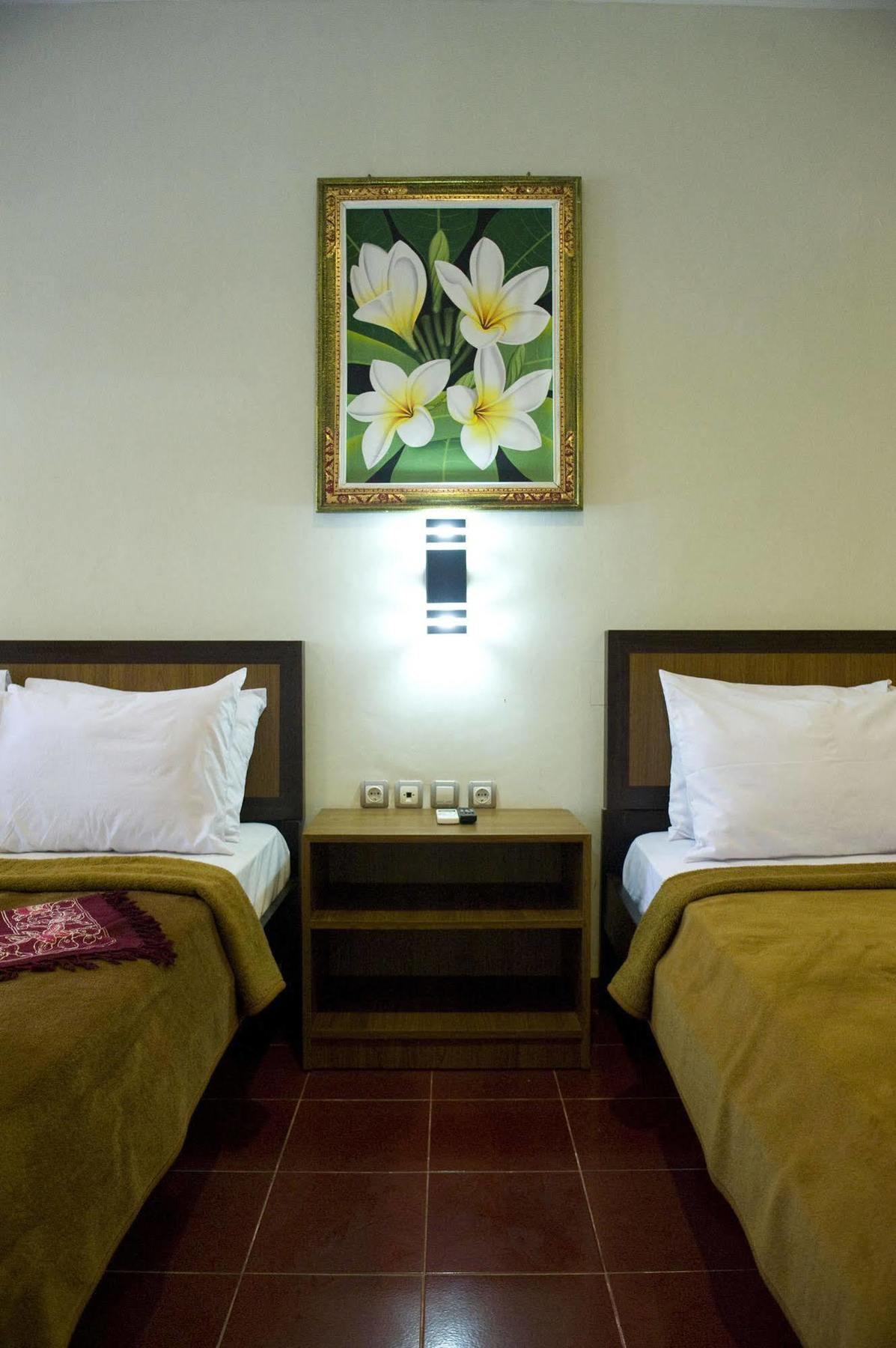 Catur Adi Putra Hotel Denpasar Dış mekan fotoğraf