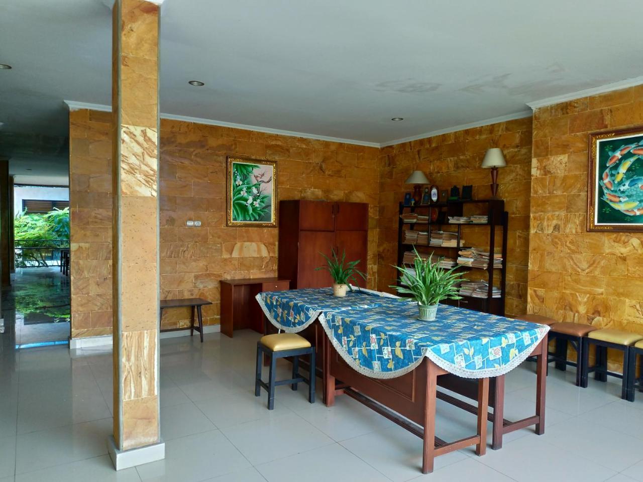 Catur Adi Putra Hotel Denpasar Dış mekan fotoğraf