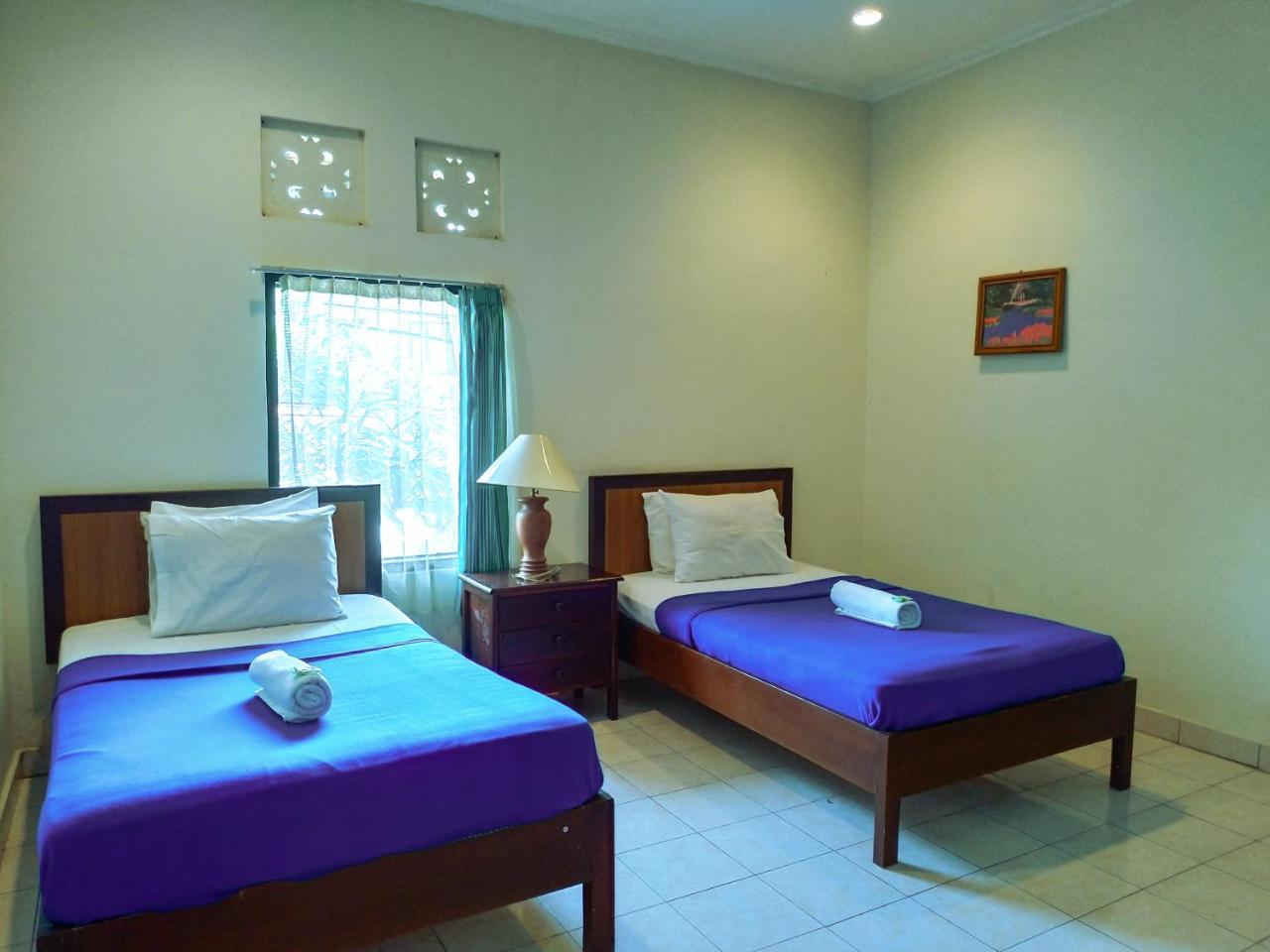 Catur Adi Putra Hotel Denpasar Oda fotoğraf