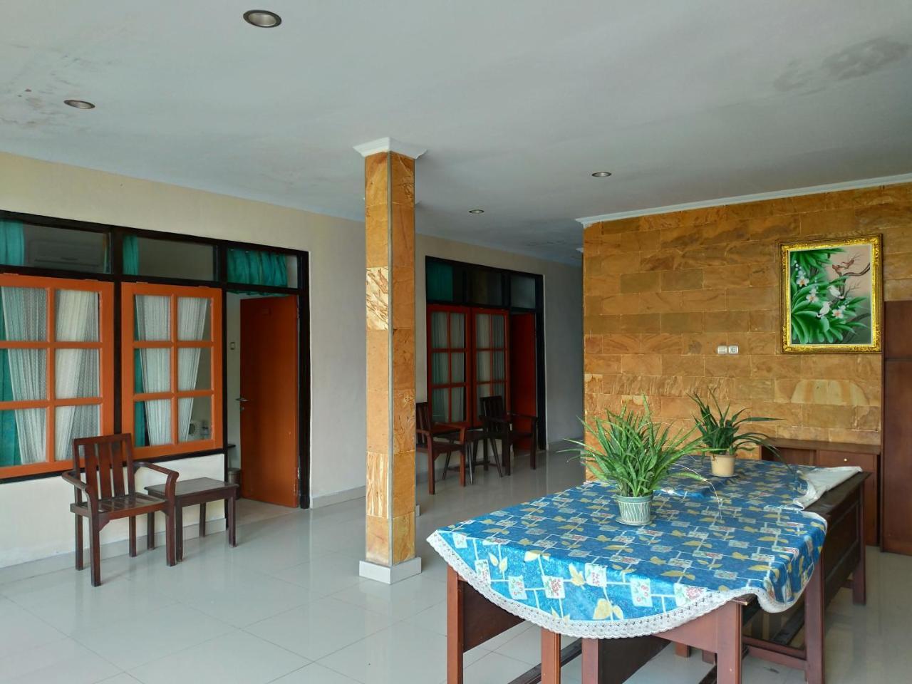 Catur Adi Putra Hotel Denpasar Dış mekan fotoğraf