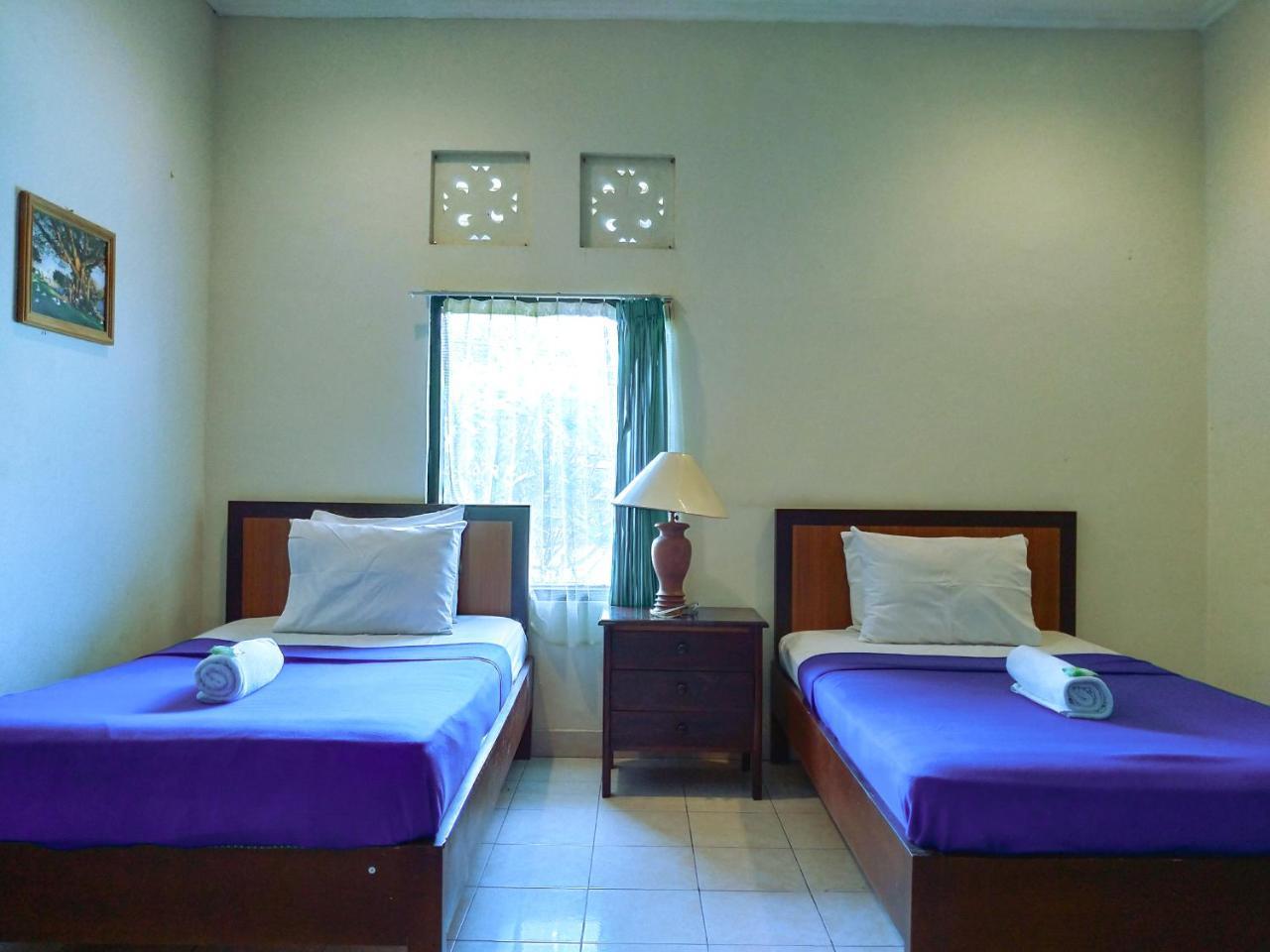 Catur Adi Putra Hotel Denpasar Oda fotoğraf