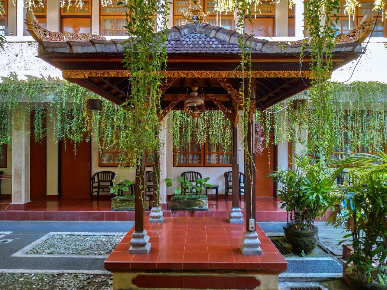 Catur Adi Putra Hotel Denpasar Dış mekan fotoğraf