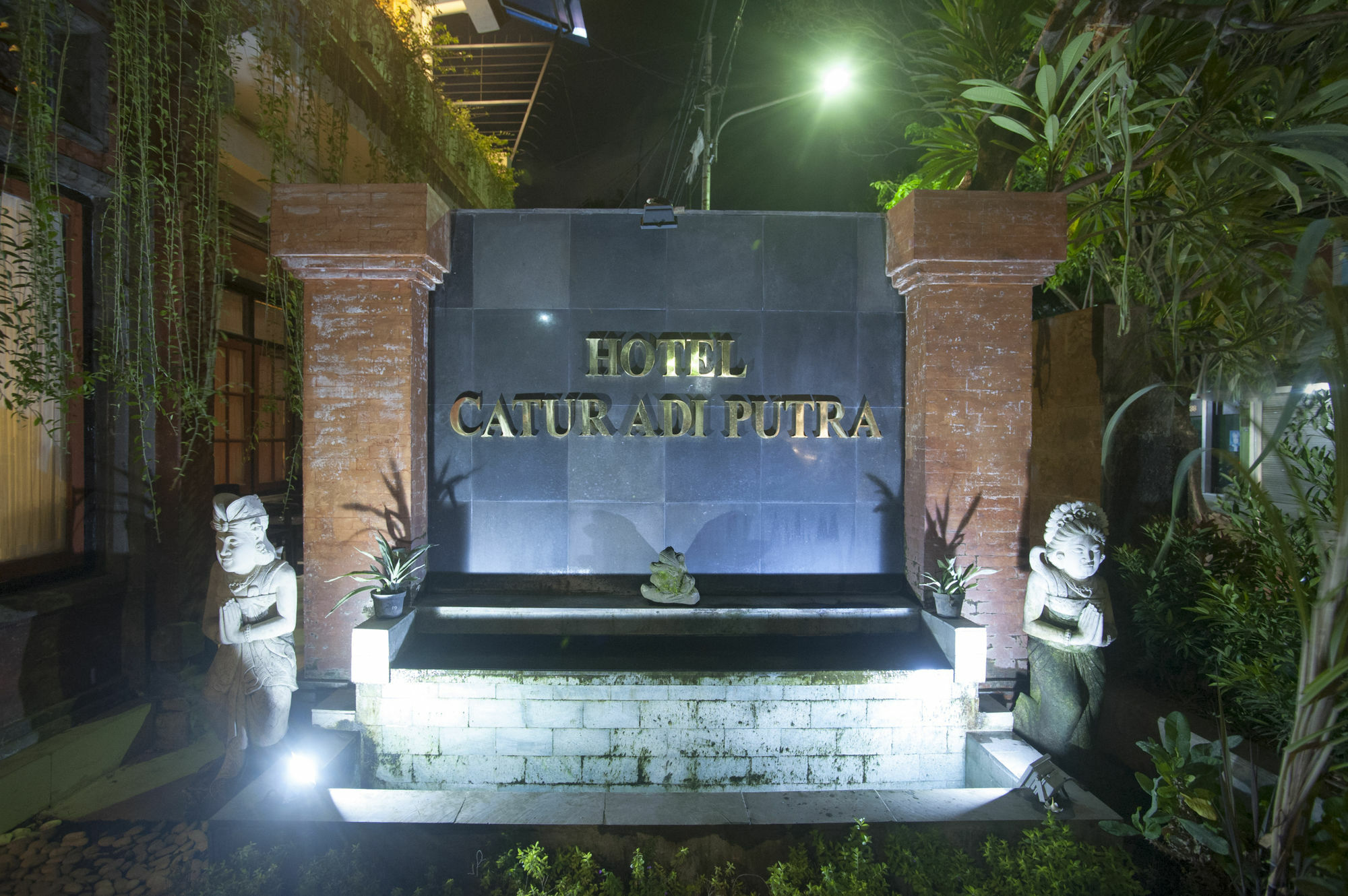 Catur Adi Putra Hotel Denpasar Dış mekan fotoğraf
